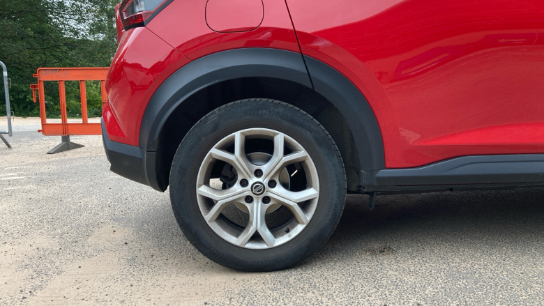 Nissan Juke 1.0 DiG-T 114 N-Connecta 5dr Petrol Hatchback